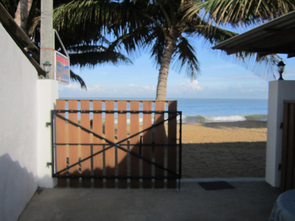 Anicia Beach House Negombo Extérieur photo