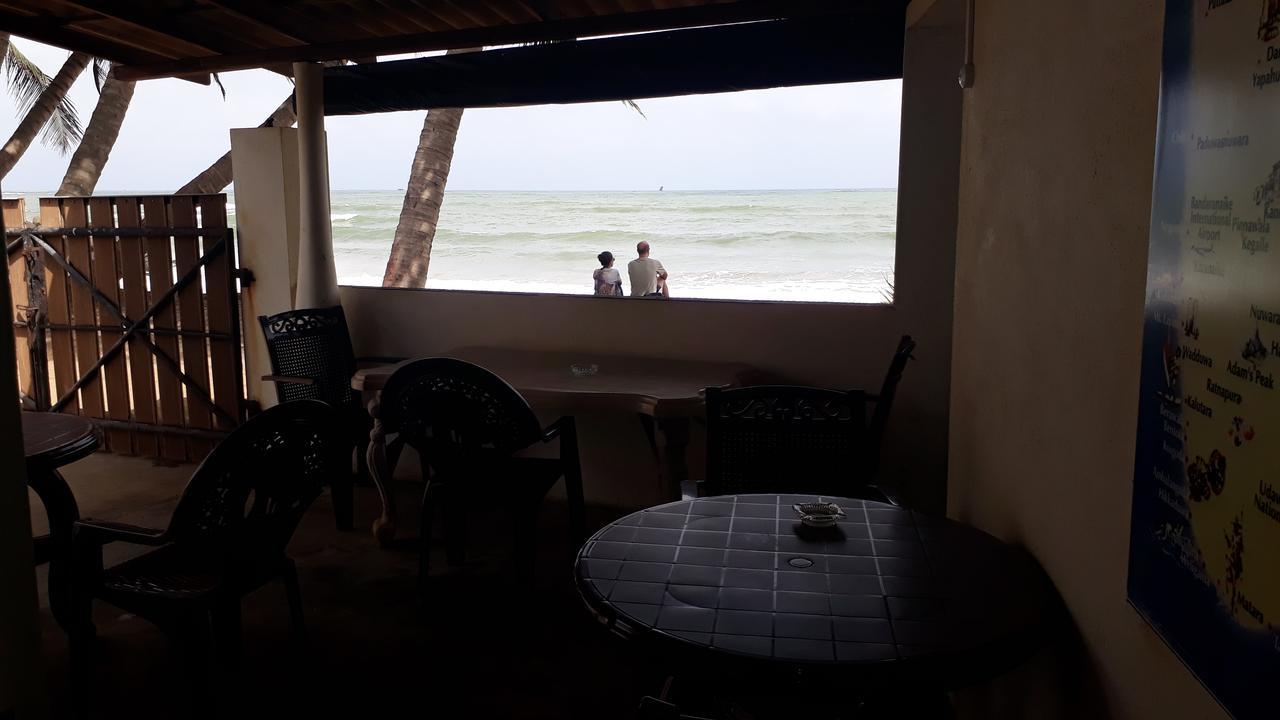 Anicia Beach House Negombo Extérieur photo