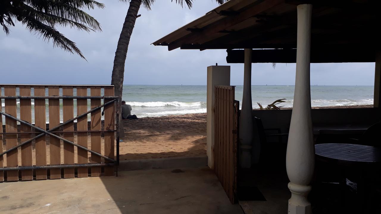 Anicia Beach House Negombo Extérieur photo